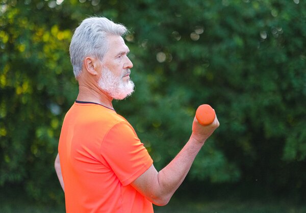 There are weightlifting benefits for seniors.