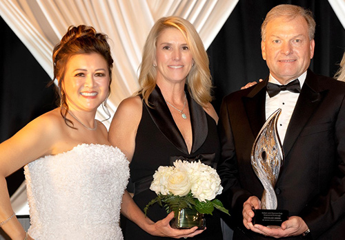 The Me Squared Cancer Foundation presents the Blaze Award to Empower Brokerage.